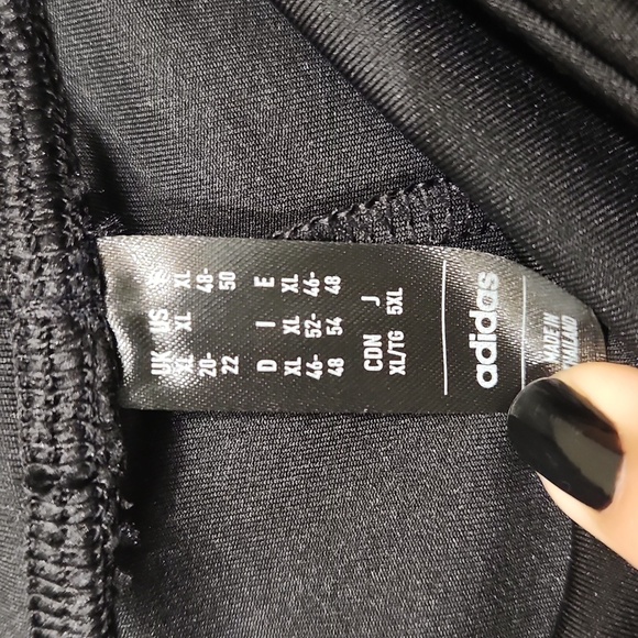 Women's adidas‎ black shorts - Picture 2 of 3